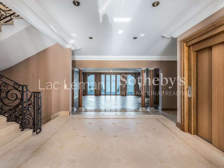 Propriété Chens-sur-Léman - 8 chambres - 1361m²