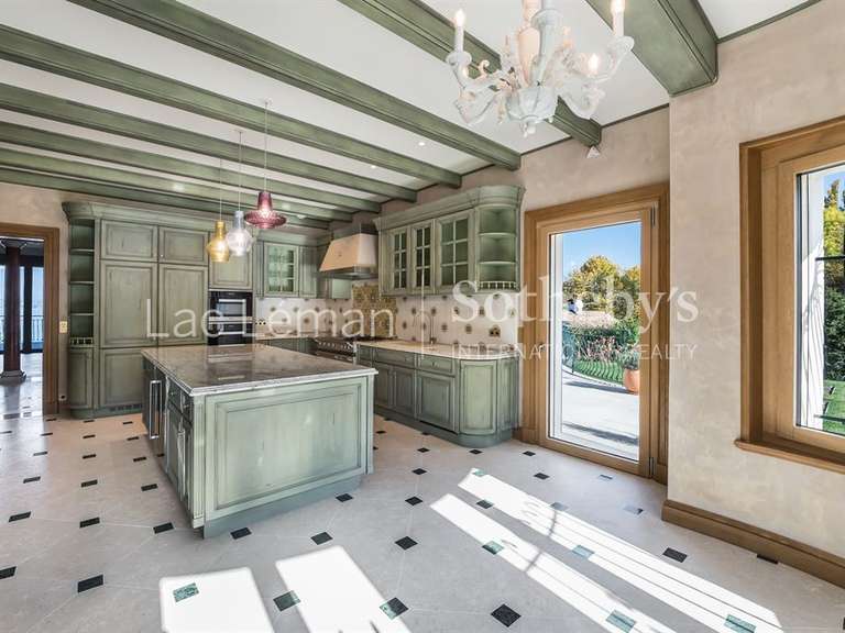 Propriété Chens-sur-Léman - 8 chambres - 1361m²