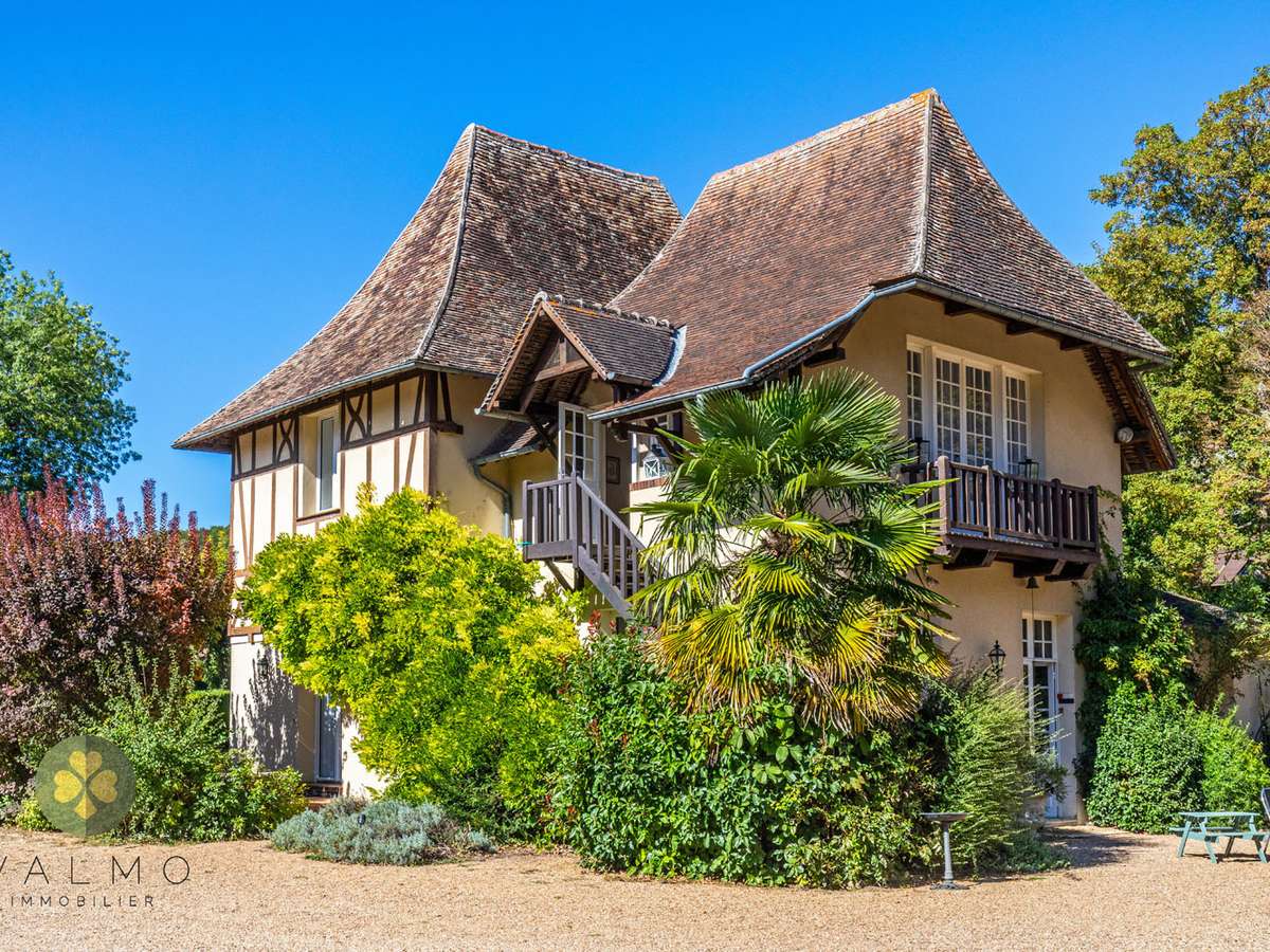 Maison Cherisy