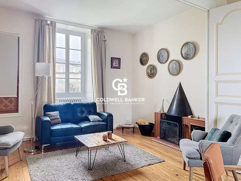 Maison Cherves-Richemont - 6 chambres - 298m²
