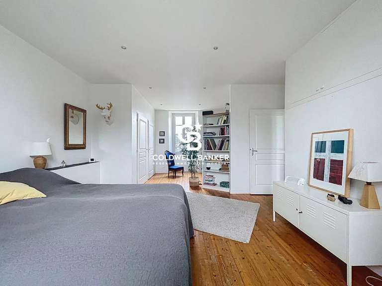 Maison Cherves-Richemont - 6 chambres - 298m²