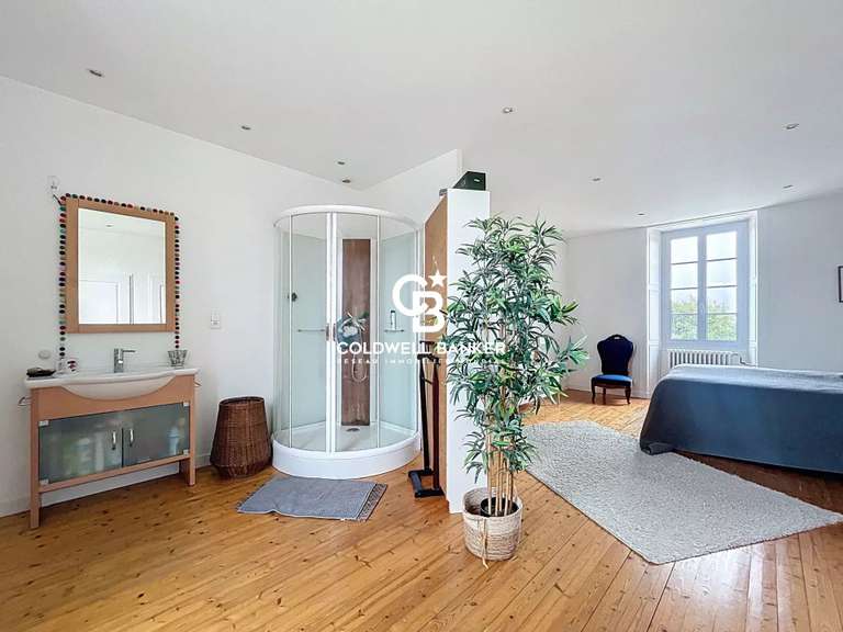 Maison Cherves-Richemont - 6 chambres - 298m²
