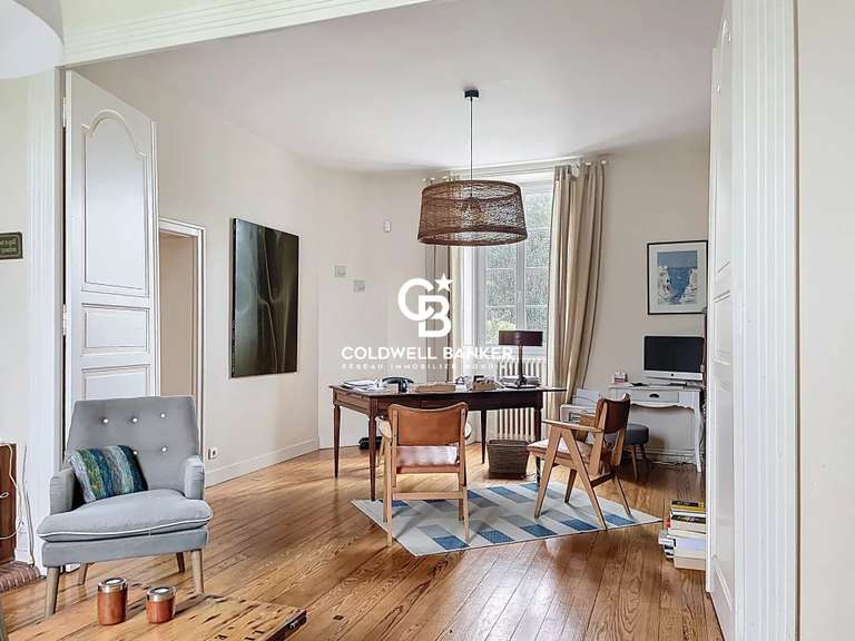 Maison Cherves-Richemont - 6 chambres - 298m²