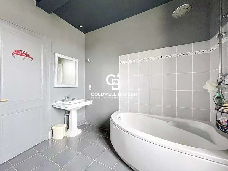 Maison Cherves-Richemont - 6 chambres - 298m²