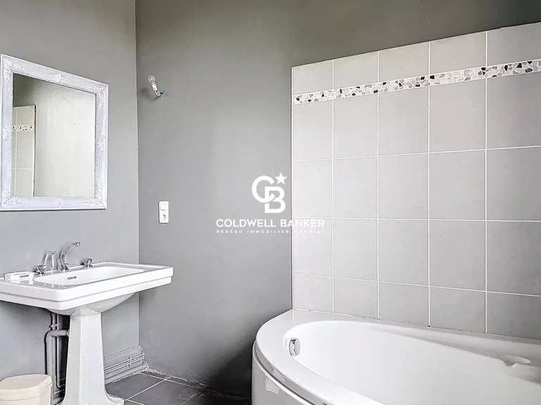 Maison Cherves-Richemont - 6 chambres - 298m²