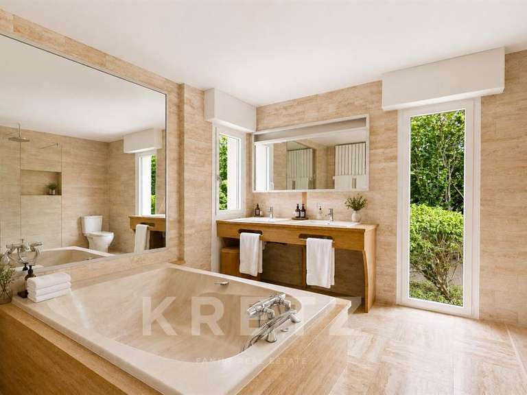 Maison Chessy - 4 chambres - 280m²