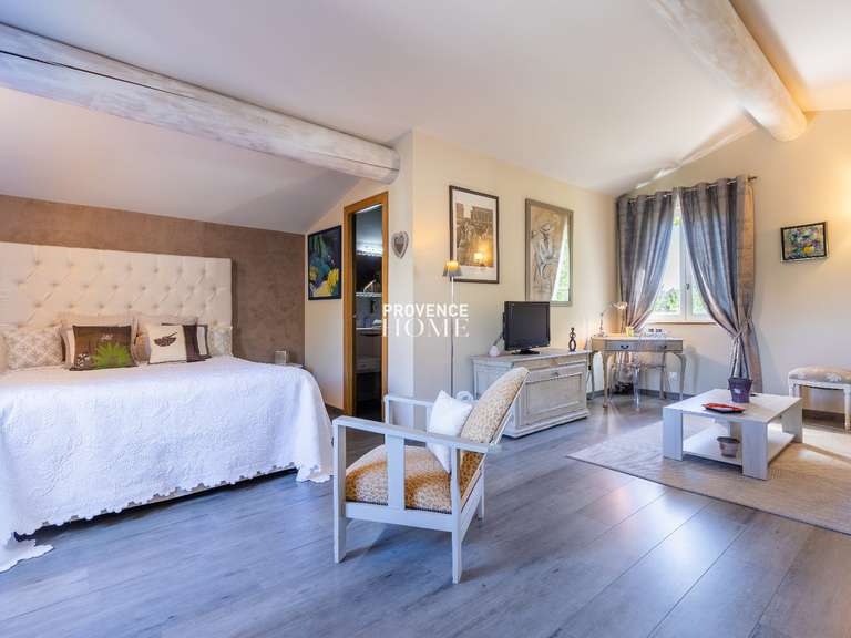 Propriété Cheval-Blanc - 5 chambres - 390m²