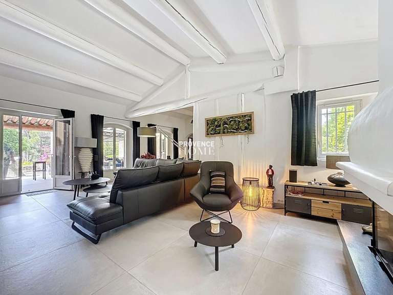 Propriété Cheval-Blanc - 4 chambres - 240m²