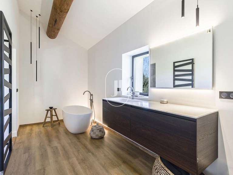 Propriété Cheval-Blanc - 5 chambres - 280m²