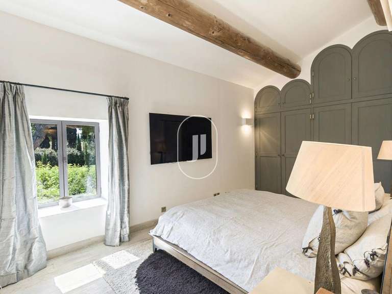 Propriété Cheval-Blanc - 5 chambres - 280m²