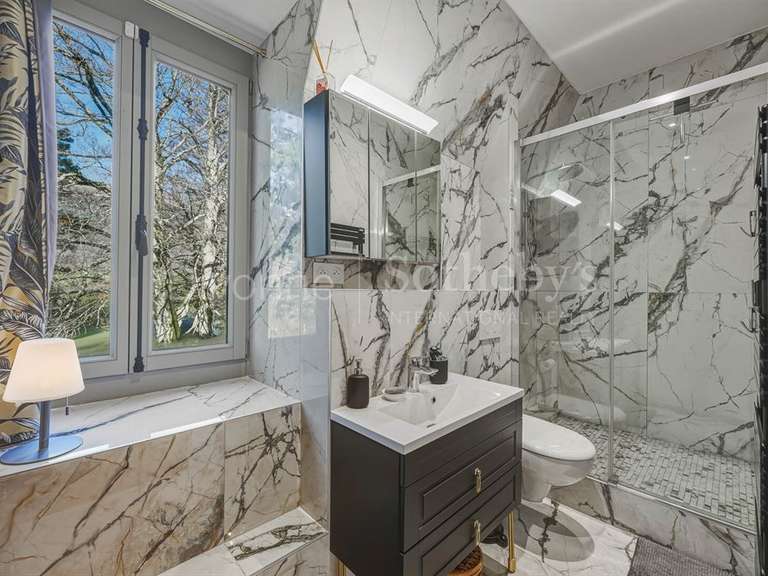 Appartement Chevry - 4 chambres - 160m²