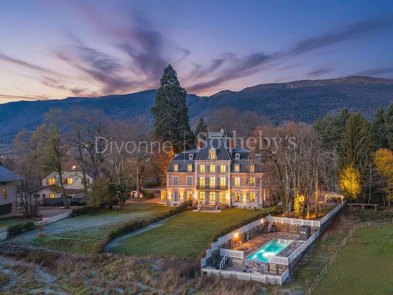 Appartement Chevry - 4 chambres - 160m²