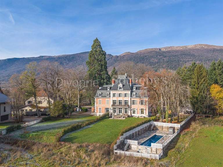 Appartement Chevry - 4 chambres - 160m²