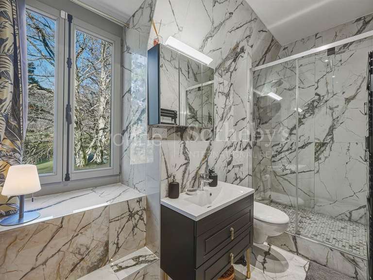 Appartement Chevry - 4 chambres - 160m²