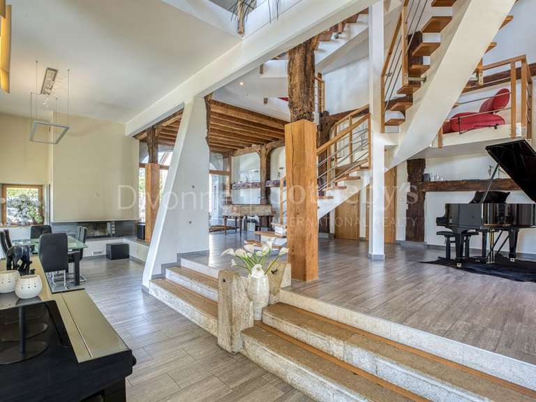 Maison Chevry - 5 chambres - 350m²