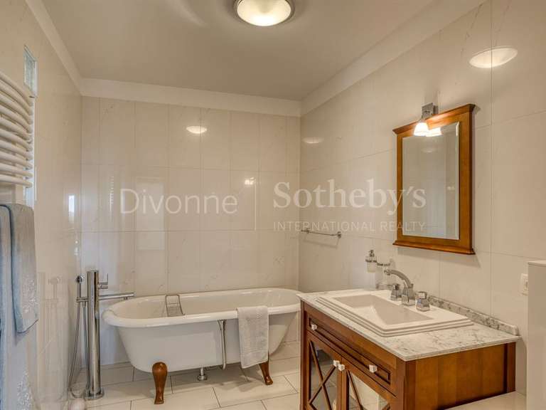 Maison Chevry - 5 chambres - 350m²