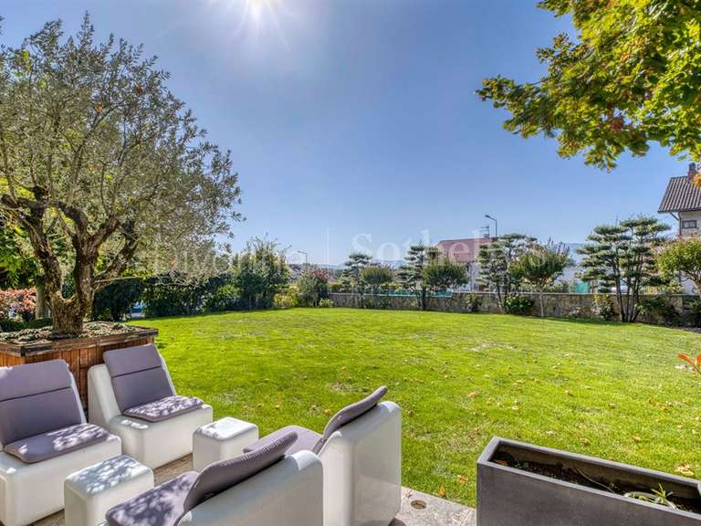 Maison Chevry - 5 chambres - 350m²