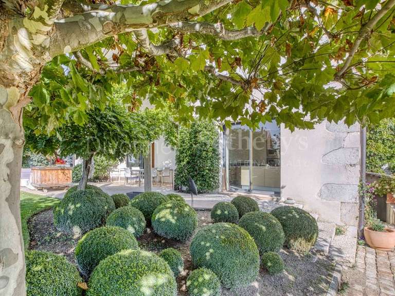 Maison Chevry - 5 chambres - 350m²