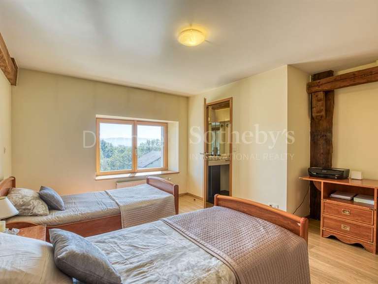 Maison Chevry - 5 chambres - 350m²