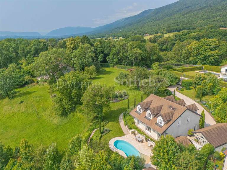 Maison Chevry - 5 chambres - 415m²