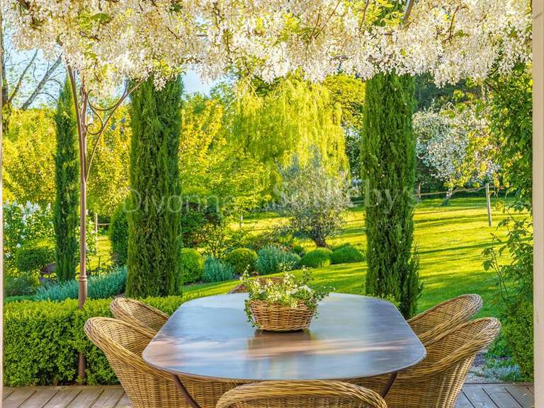 Maison Chevry - 5 chambres - 415m²