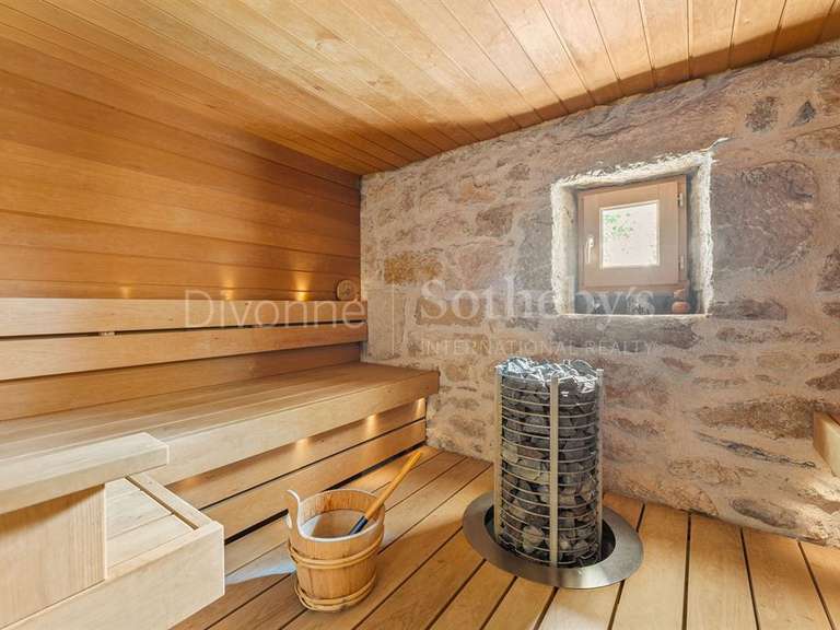 Maison Chevry - 5 chambres - 415m²