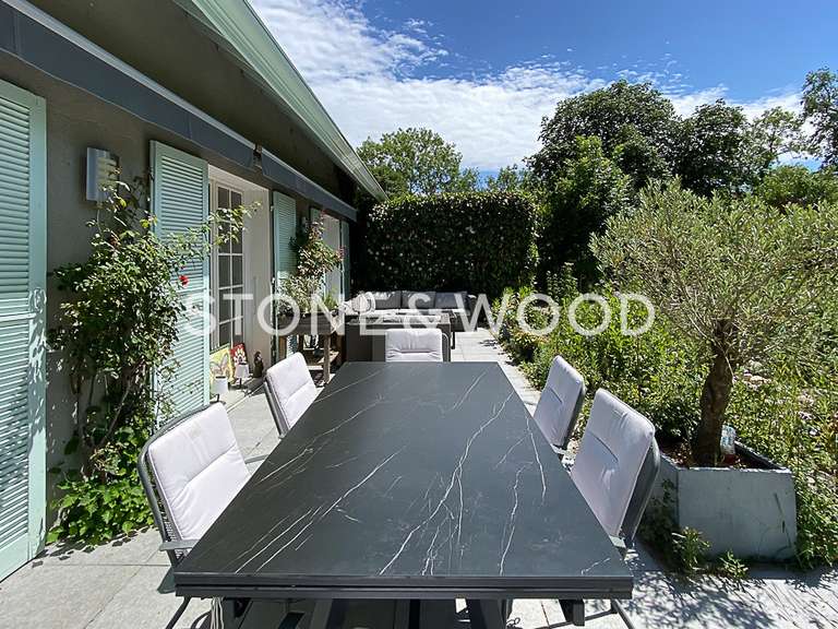 Maison Chevry - 5 chambres - 185m²