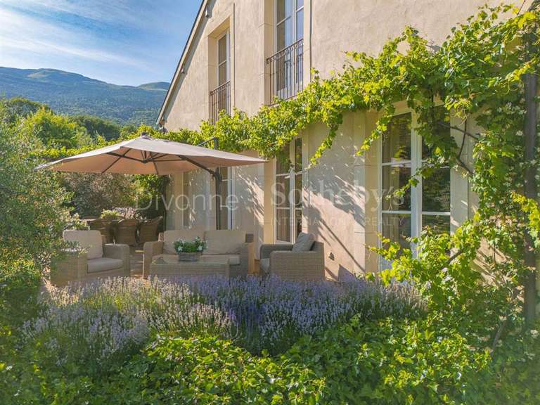 Maison Chevry - 5 chambres - 415m²