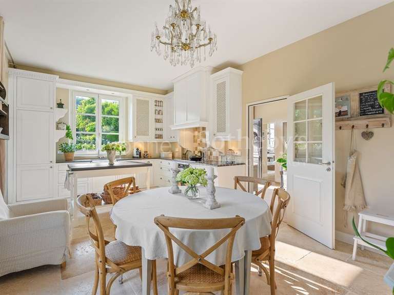 Maison Chevry - 5 chambres - 415m²