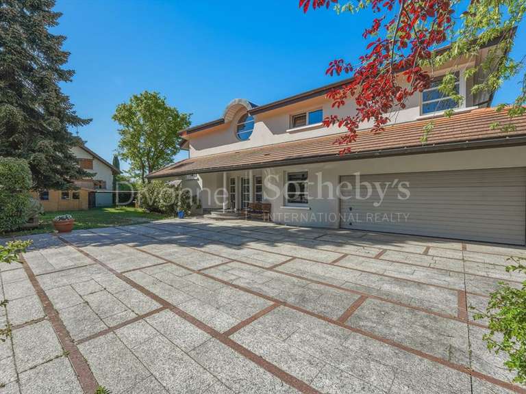 Maison Chevry - 4 chambres - 300m²