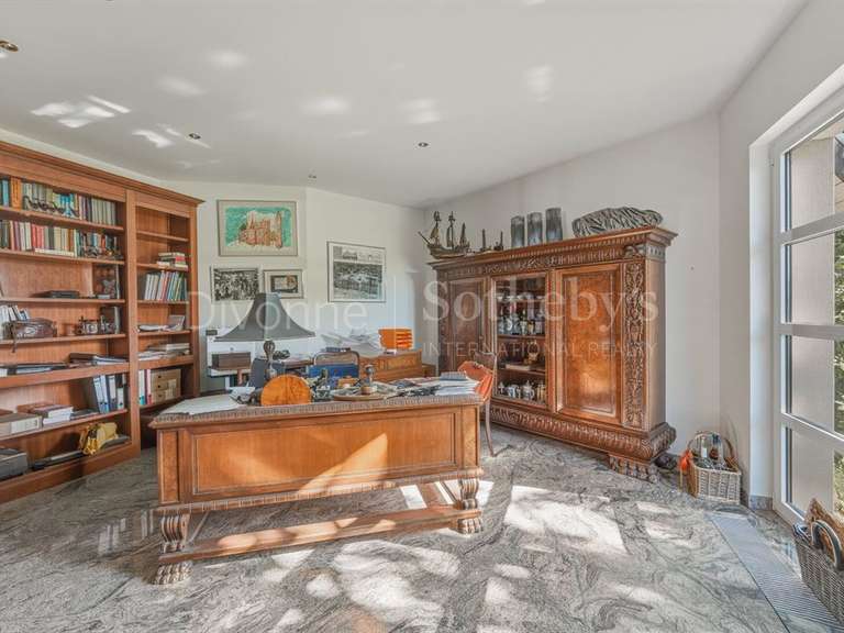 Maison Chevry - 4 chambres - 300m²