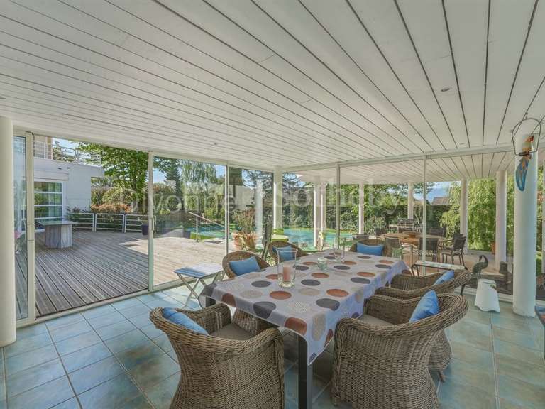Maison Chevry - 4 chambres - 300m²