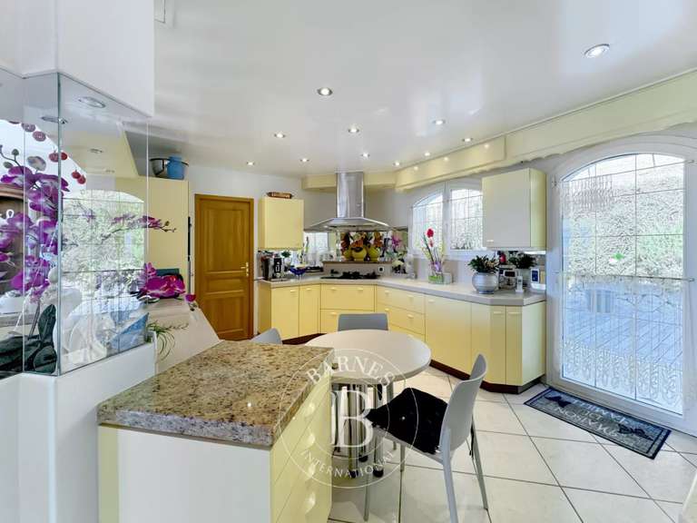 Maison Chindrieux - 6 chambres - 468m²