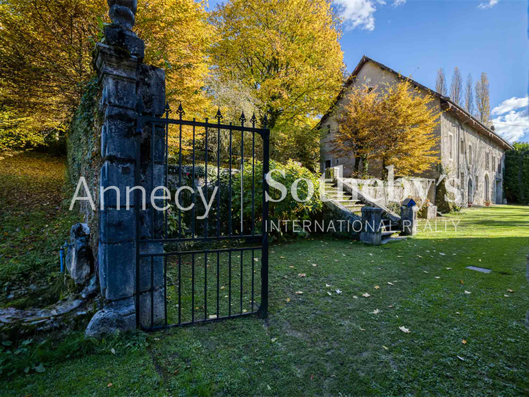 House Chindrieux - 10 bedrooms - 700m²