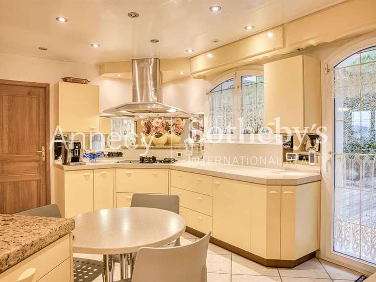 House Chindrieux - 5 bedrooms - 309m²