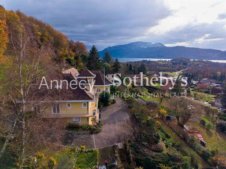 Maison Chindrieux - 5 chambres - 309m²