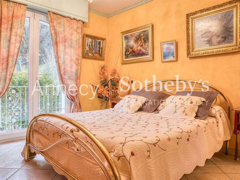 Maison Chindrieux - 5 chambres - 309m²