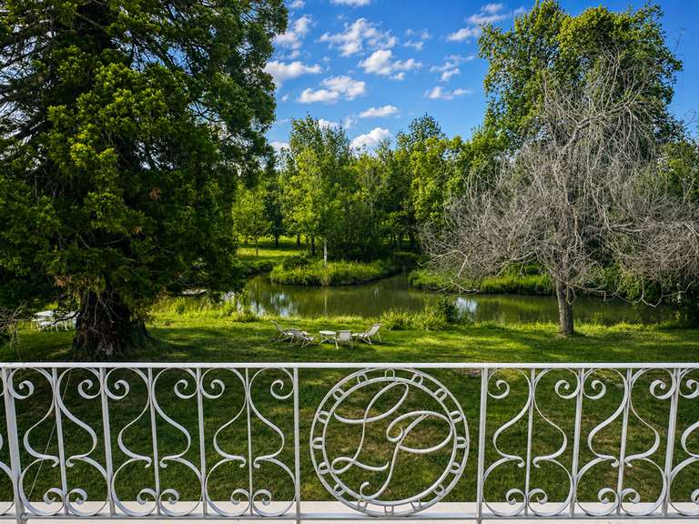 Château Chinon - 8 chambres - 570m²
