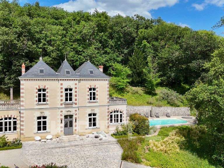 Maison Chinon - 7 chambres - 330m²