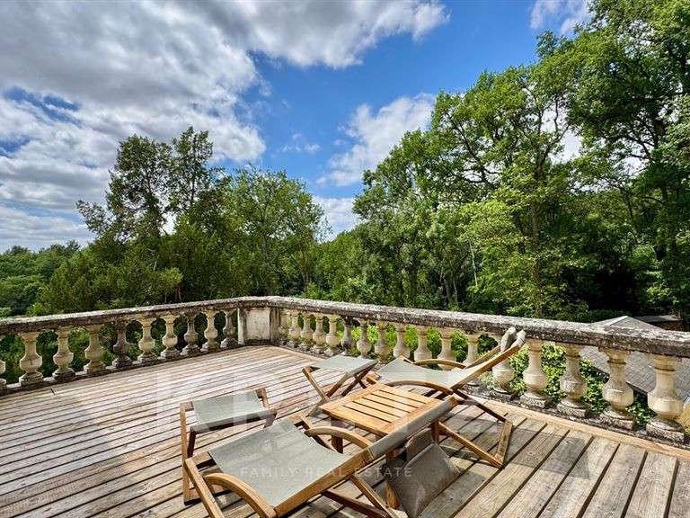Maison Chinon - 7 chambres - 330m²
