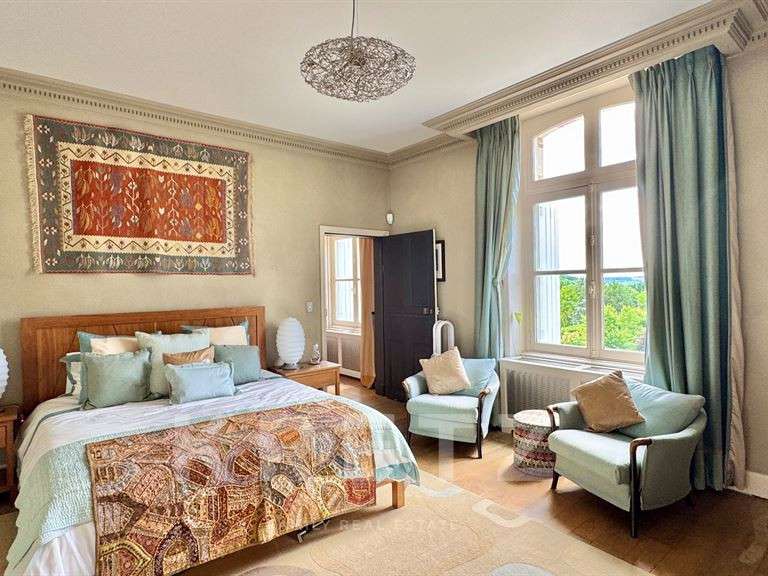 Maison Chinon - 7 chambres - 330m²