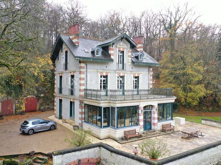 Maison Chinon - 9 chambres - 300m²