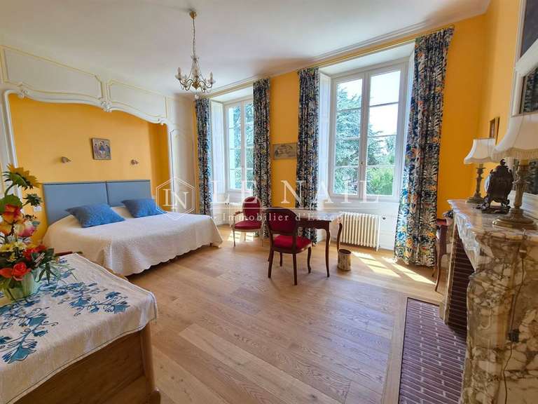 Maison Chinon - 10 chambres - 530m²