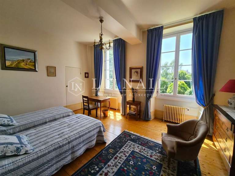 Maison Chinon - 10 chambres - 530m²