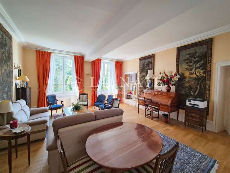 Maison Chinon - 10 chambres - 530m²