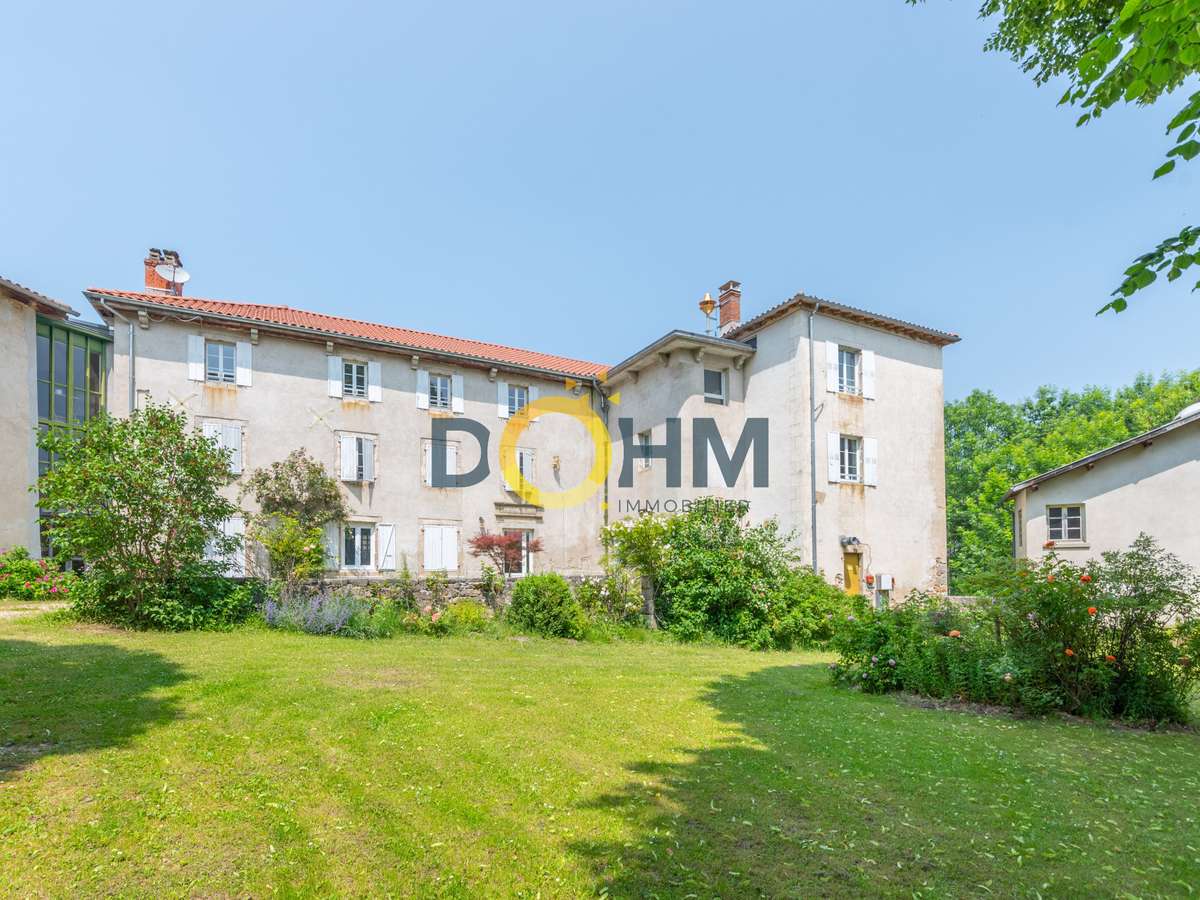 Maison Chomelix