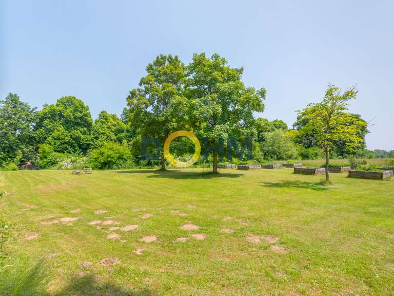 Maison Chomelix - 2300m²