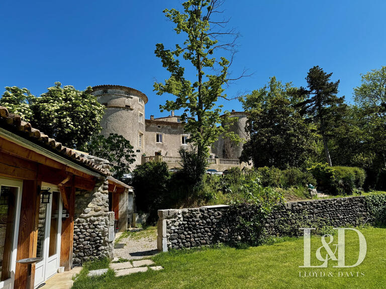 Château Chomérac - 16 chambres - 1560m²