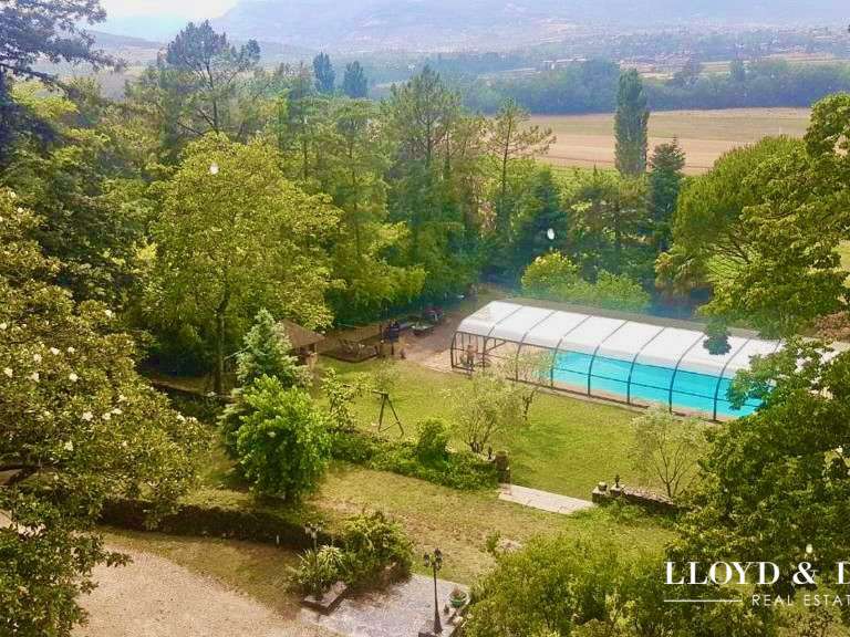 Castle Chomérac - 16 bedrooms - 1560m²