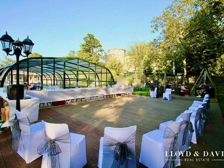 Castle Chomérac - 16 bedrooms - 1560m²